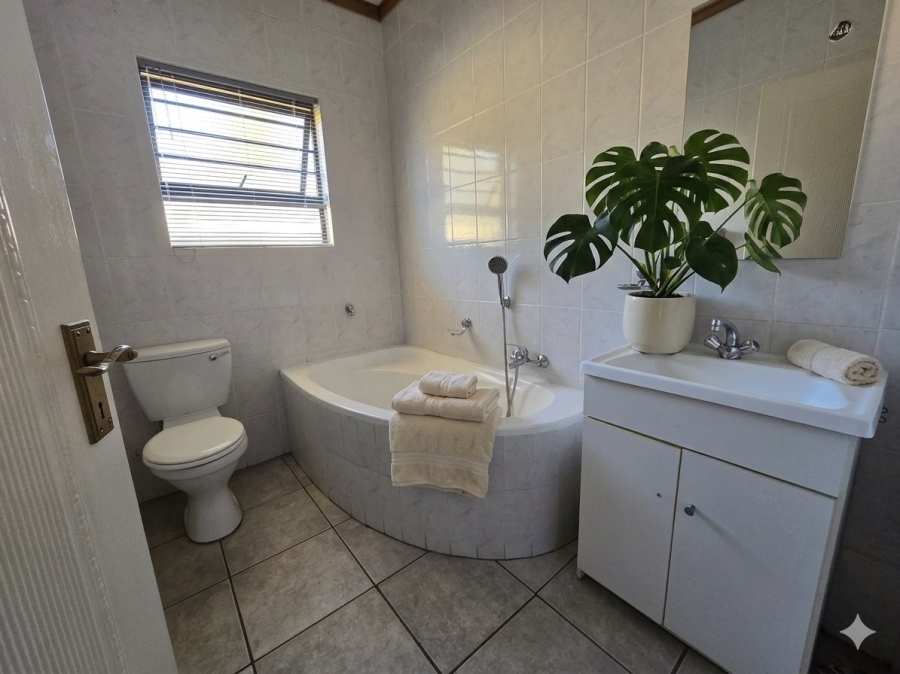 2 Bedroom Property for Sale in Langenhovenpark Free State
